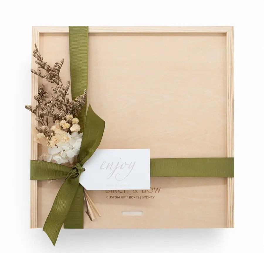 green bow gift box green bow gift box